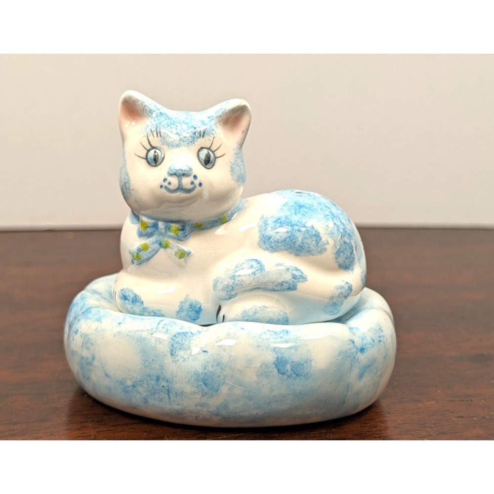 Vintage Blue White Cat Salt Pepper Shakers Ceramic Kitten on Cushion Pillow Set